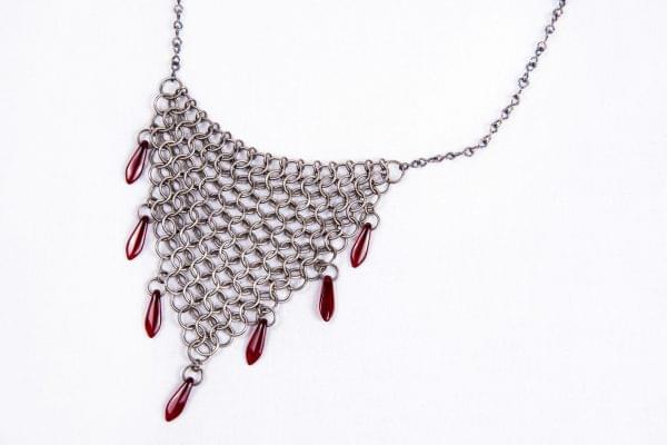 A-Ladies-Mail-necklace_pic1