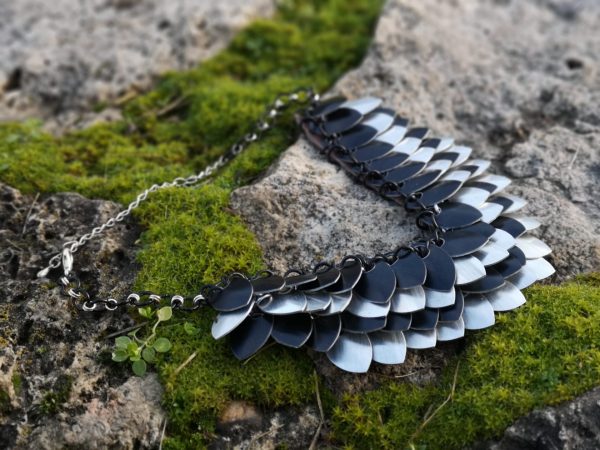 Dragonscale-necklace_pic7