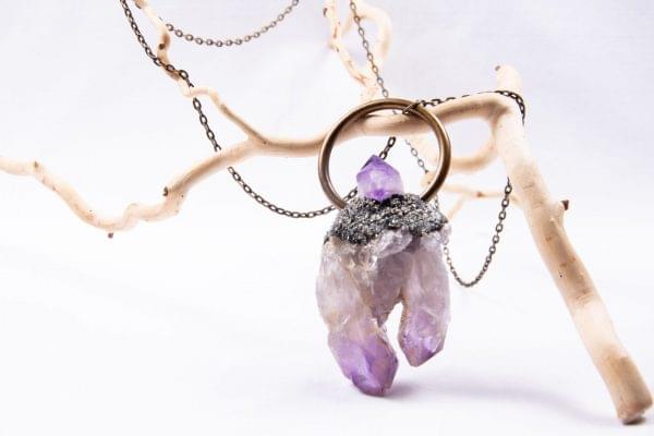 Raw-Intuition-pendant-pic2