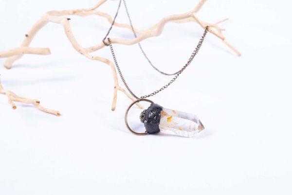Crystal-Focus-necklace-pic4