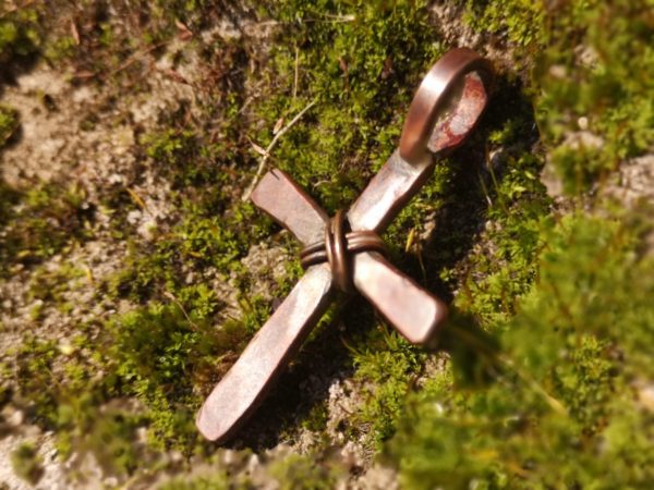 copper-cross-pendant-pic1